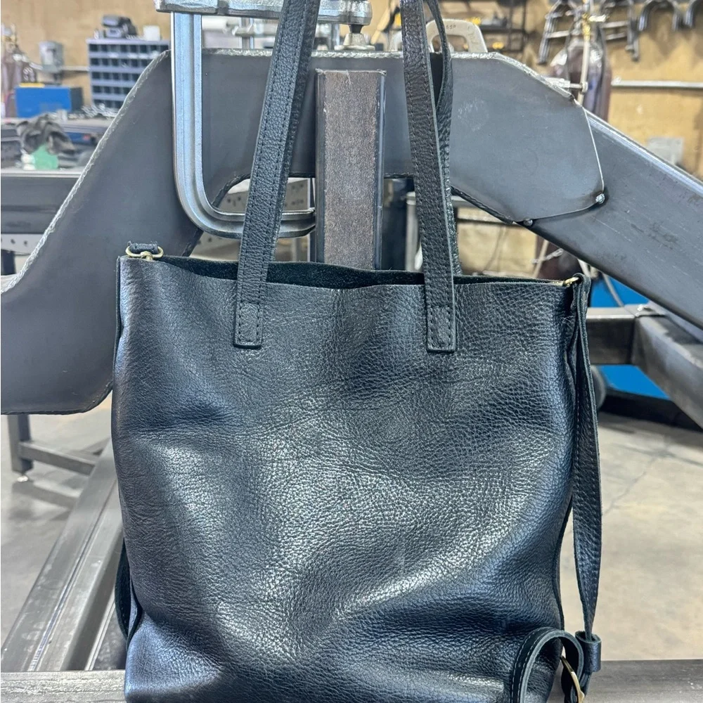 Portland Leather Pebbled Black Leather Bag with Crossbody Strap - Picture 2 of 4